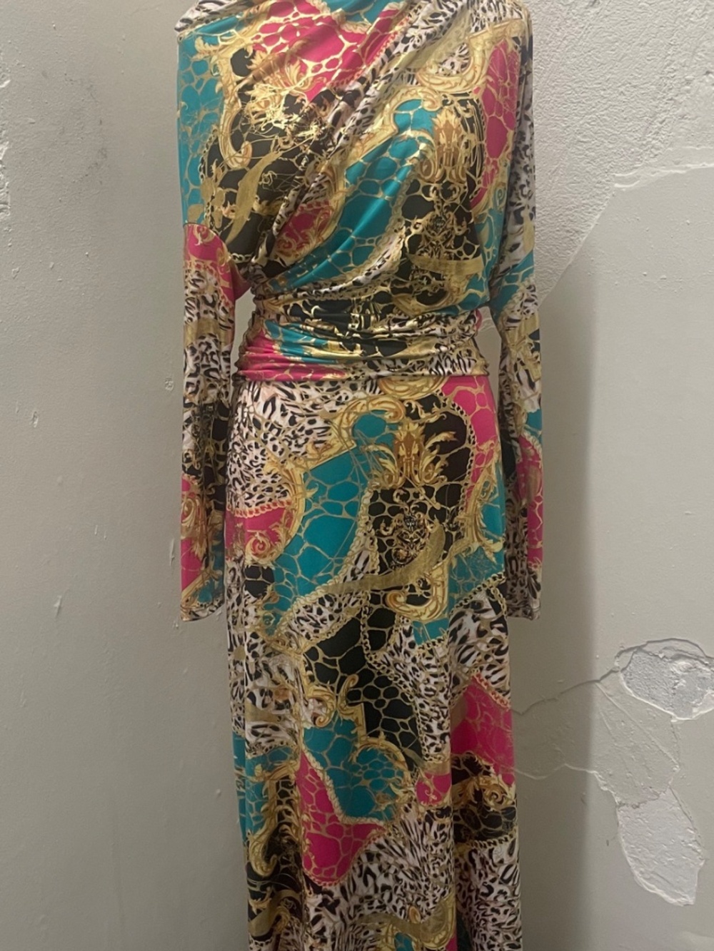 Unique Colorful animal print open-back Maxi Dress - Gold Accents